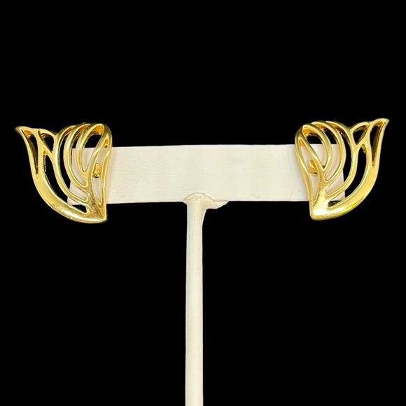 VINTAGE 2 Pair Pierced Gold Tone Earrings Openwork Designs 1 Signed Napier 1980s - Picture 3 of 12